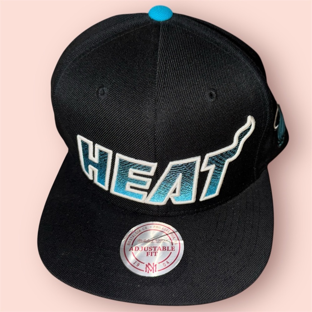 Miami Heat Hat Adult One Size Black Blue Cap Snapback Mitchell & Ness Trucker